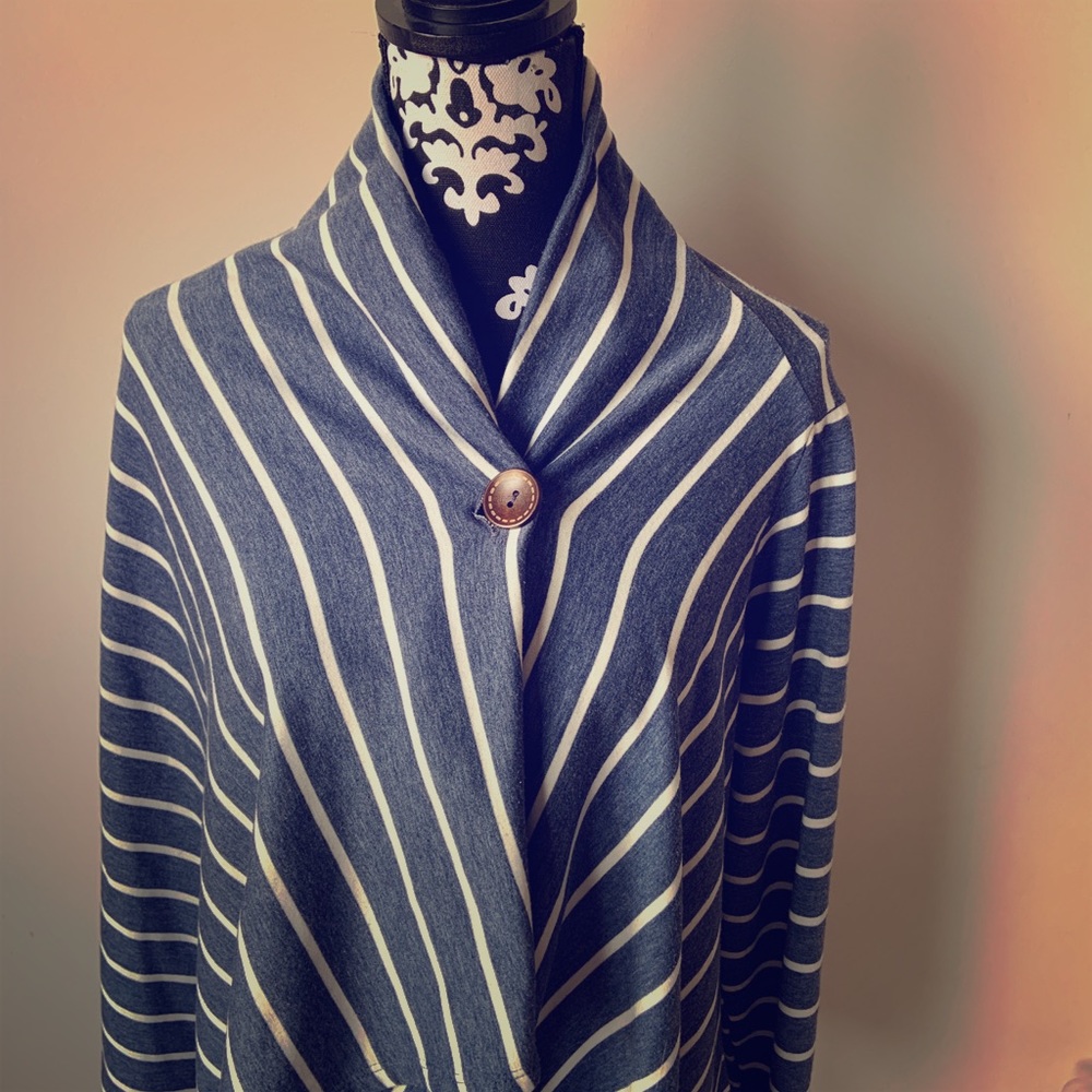 Cardigan/ Shaw